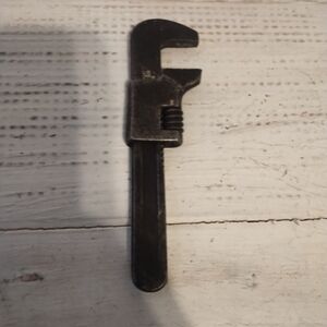 Adjustable Black Metal Wrench Keychain - Men's Accessory